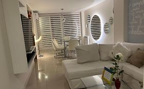 DEPARTAMENTO PREMIUM LA PERLA A 300 METROS DEL MAR BALCON CON VISTA AL MAR cochera cubierta aire y calefaccion